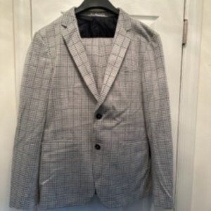 Zara Gray, Black and white Tweed Men's suit